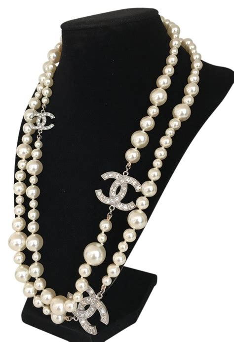 chanel glass pearl necklace